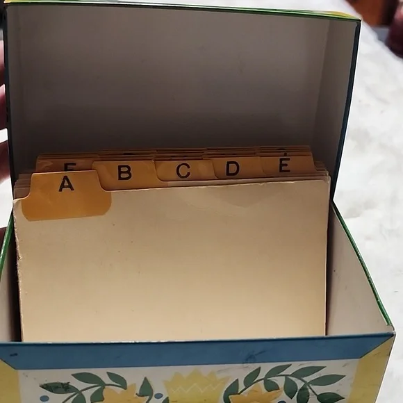 Floral Decorative Metal Box with Blue and Yellow Design RECIPE BOX. VINTAGE. - Picture 2 of 7